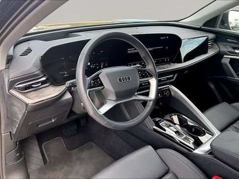 Used 2025 Audi Q5 2.0T w/ Premium Plus AWD/4WD image 13
