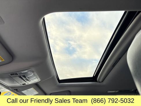 Used 2019 Toyota Highlander XLE image 23