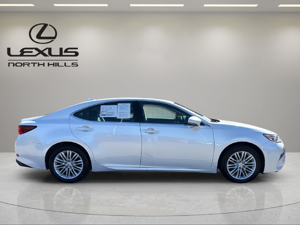 Used 2017 Lexus ES 350 w/ Premium Package FWD image 5