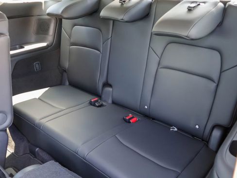 New 2026 Nissan Pathfinder Platinum FWD image 9