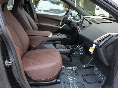 New 2026 BMW iX xDrive60 w/ Premium Package image 16