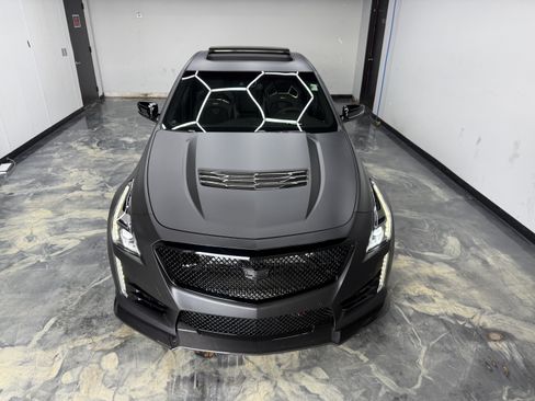 Used 2017 Cadillac CTS V w/ Carbon Fiber Package RWD image 8