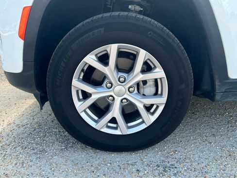 Used 2022 Jeep Grand Cherokee Limited image 10