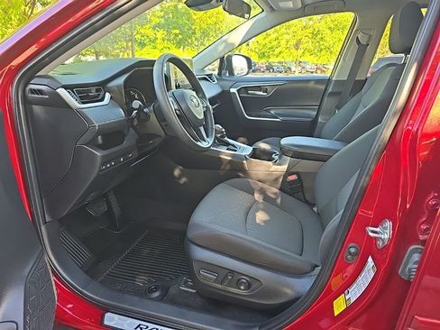 Used 2024 Toyota RAV4 XLE w/ Convenience Package AWD/4WD image 15