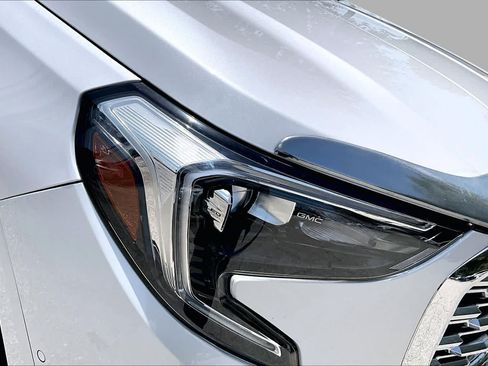 Used 2020 GMC Terrain Denali w/ Denali Premium Package FWD image 28