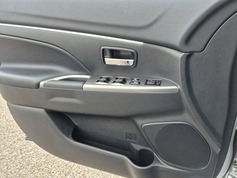 Used 2025 Mitsubishi Outlander Sport ES image 14