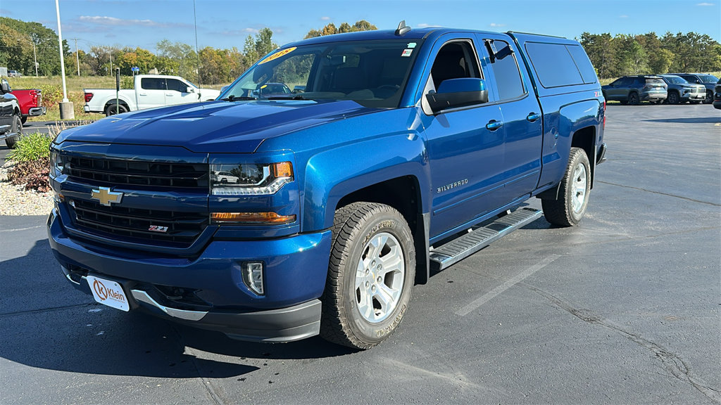 Used 2018 Chevrolet Silverado 1500 LT w/ All Star Edition AWD/4WD image 3