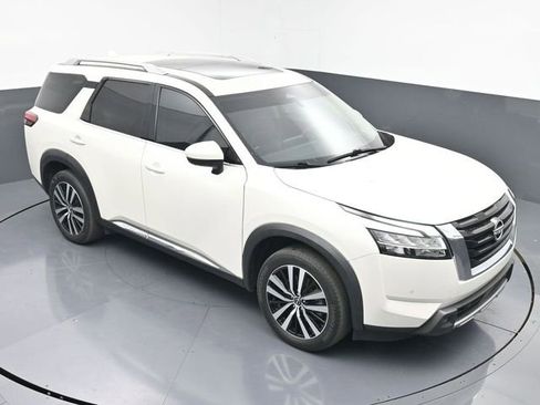 Used 2023 Nissan Pathfinder Platinum image 37