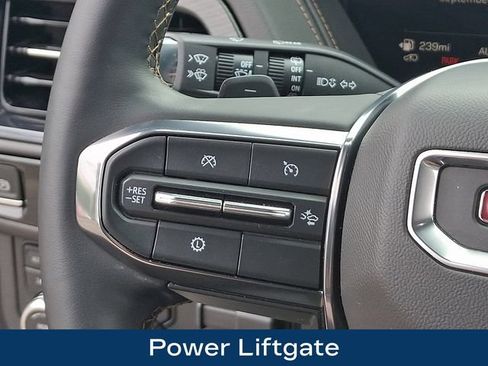 Used 2025 GMC Yukon XL AT4 AWD/4WD image 7