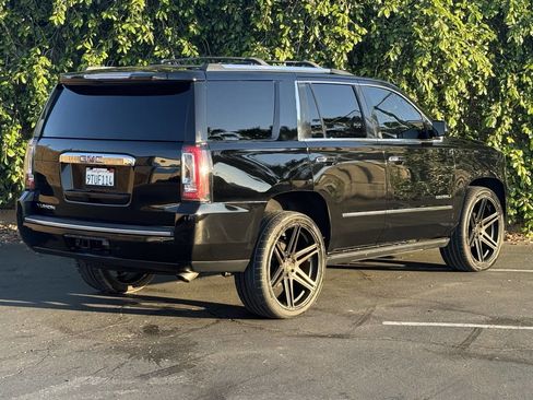 Used 2015 GMC Yukon Denali w/ Touring Package AWD/4WD image 8
