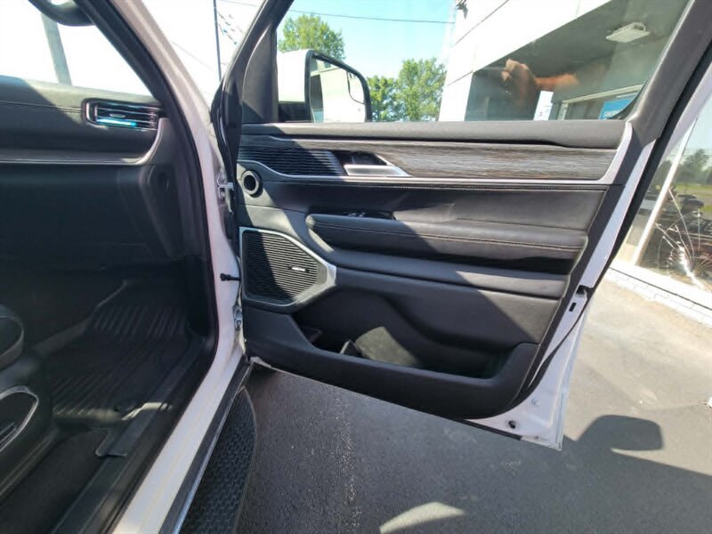 Used 2022 Jeep Wagoneer Series II AWD/4WD image 24