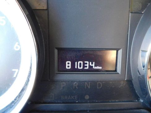 Used 2019 Dodge Grand Caravan SE w/ UConnect Hands-Free Group image 16