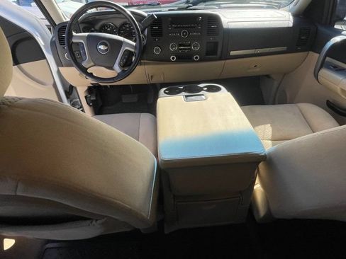 Used 2008 Chevrolet Silverado 2500 LT w/ 1LT Convenience Package AWD/4WD image 10