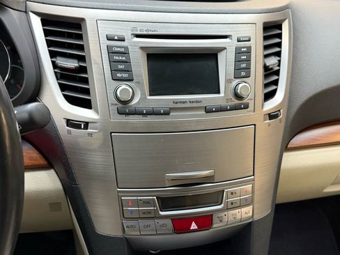 Used 2013 Subaru Outback 2.5i Limited image 16