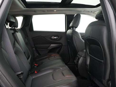 Used 2022 Jeep Cherokee Limited AWD/4WD image 12