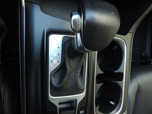 Used 2022 Kia Carnival LX image 21