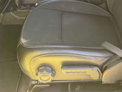 Used 2023 Jeep Wrangler Sport image 19