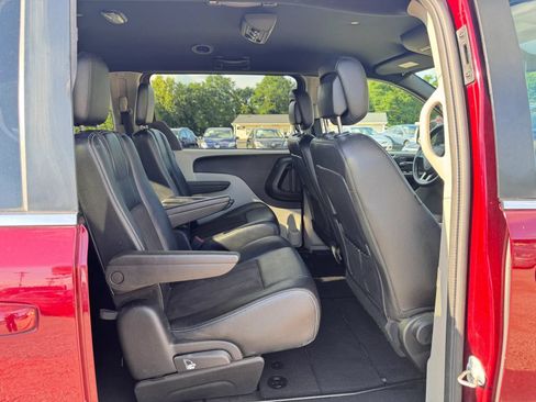 Used 2019 Dodge Grand Caravan SXT FWD image 24