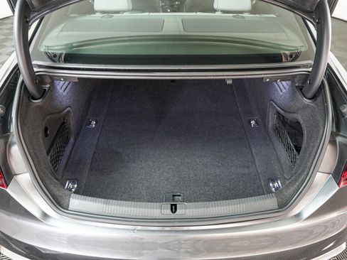 Used 2022 Audi A5 2.0T Premium image 8