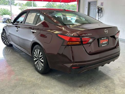 Used 2024 Nissan Altima 2.5 SV FWD image 5