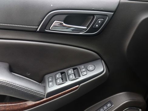 Used 2017 GMC Yukon XL SLT w/ Open Road Package image 32