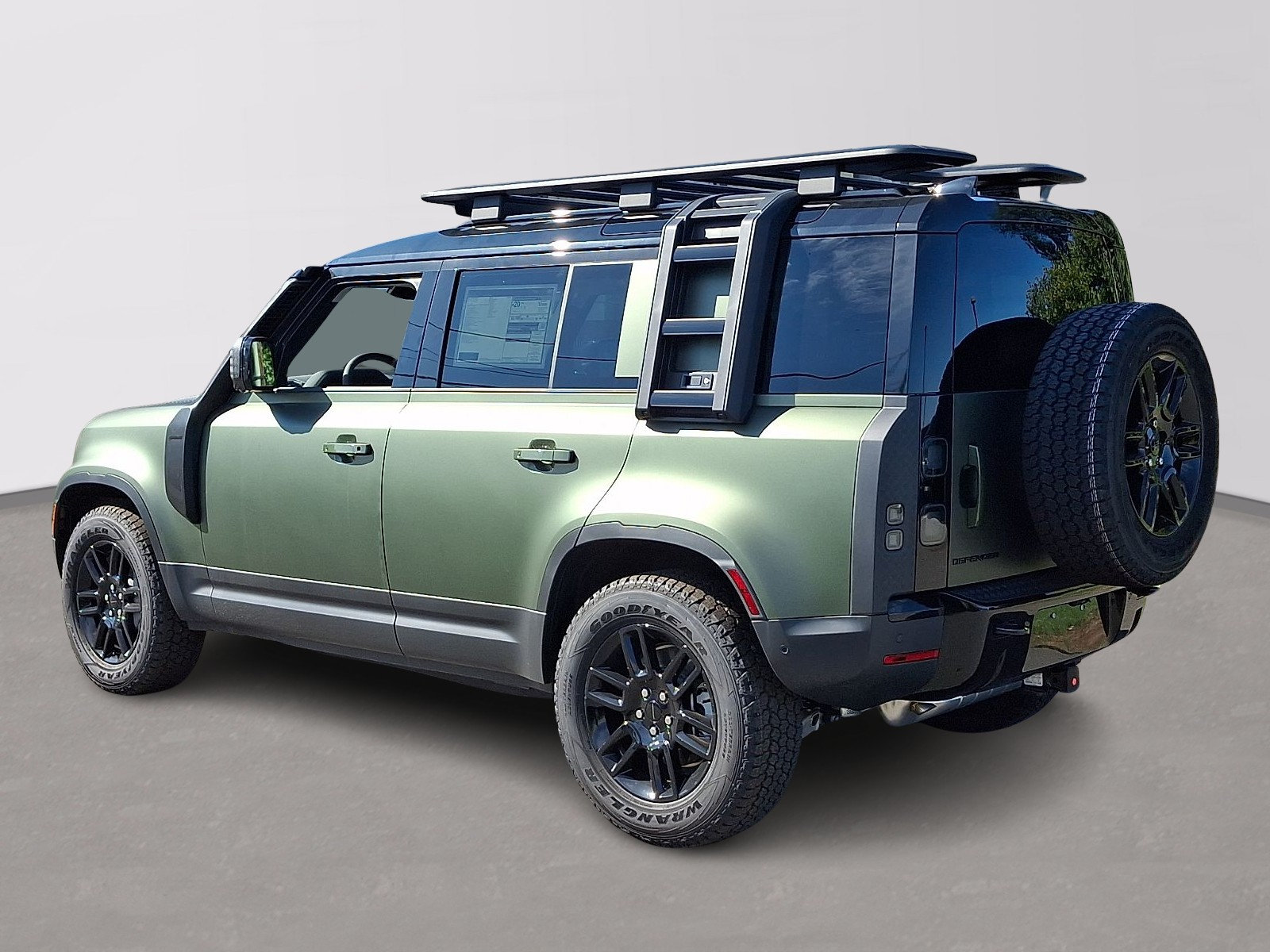 New 2026 Land Rover Defender 110 S AWD/4WD image 4