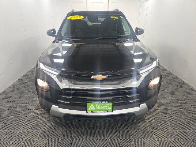 Used 2023 Chevrolet TrailBlazer LT w/ Convenience Package AWD/4WD image 2