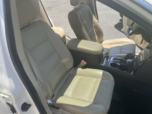 Used 2009 Ford Taurus Limited AWD/4WD image 26