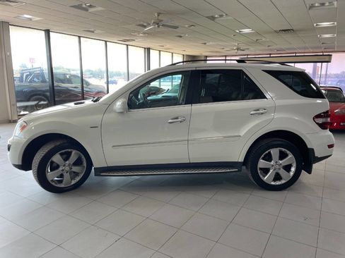 Used 2010 Mercedes-Benz ML 350 BlueTEC 4MATIC image 4