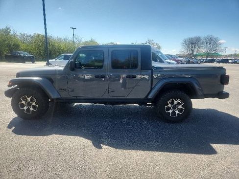 Used 2023 Jeep Gladiator Sport AWD/4WD image 10