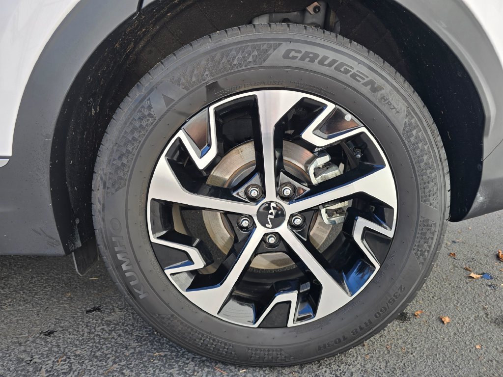 Certified 2023 Kia Sportage EX FWD image 6