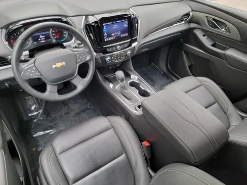 Used 2023 Chevrolet Traverse LT w/ LPO, Floor Liner Package FWD image 39