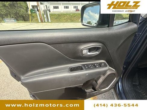 Used 2022 Jeep Renegade Limited w/ Sun, Sound & Wheels Group image 23