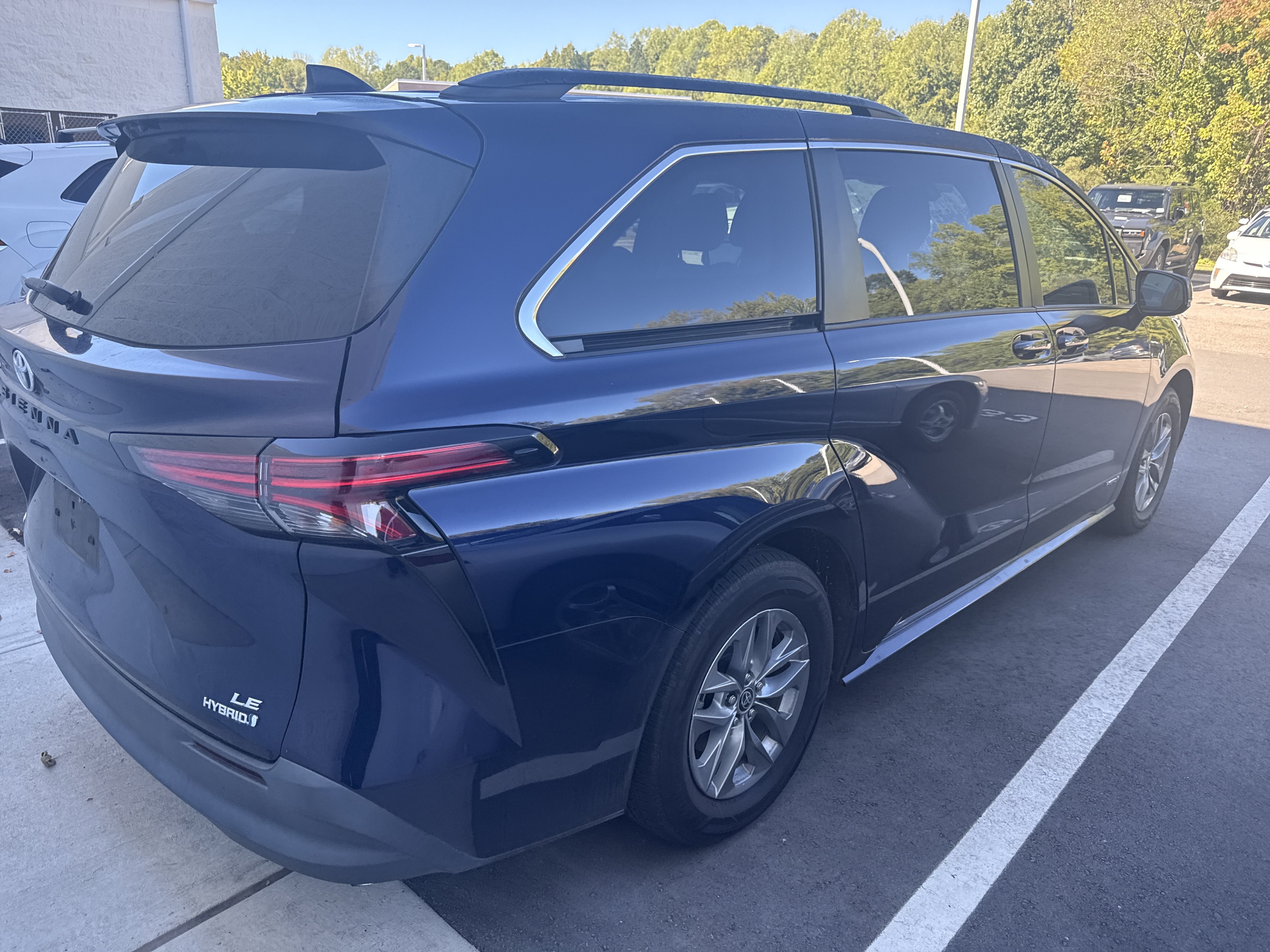 Used 2021 Toyota Sienna LE w/ LE Plus Package AWD/4WD image 42