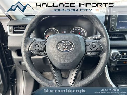Used 2022 Toyota RAV4 XLE image 29