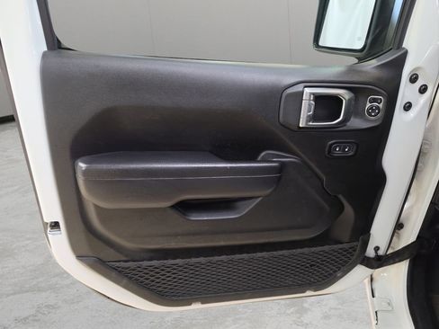 Used 2024 Jeep Wrangler Sport S AWD/4WD image 12