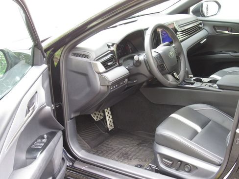 Certified 2025 Toyota Camry SE FWD image 10