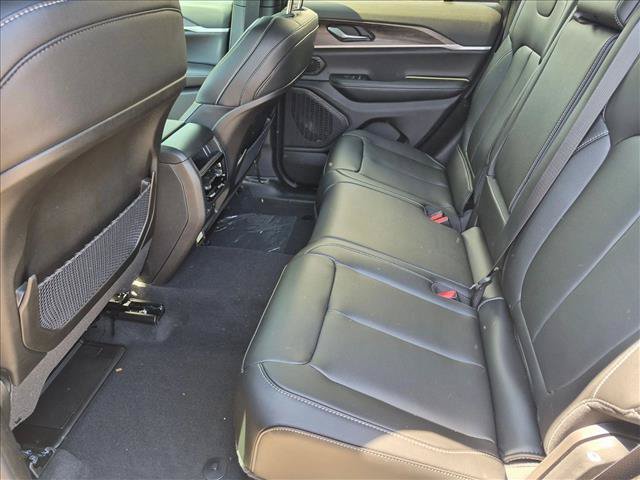 New 2026 Jeep Grand Cherokee Limited w/ Limited Altitude Package AWD/4WD image 17