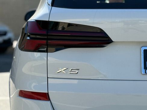 New 2026 BMW X5 sDrive40i image 15