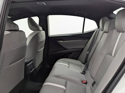 Used 2025 Toyota Camry SE FWD image 17
