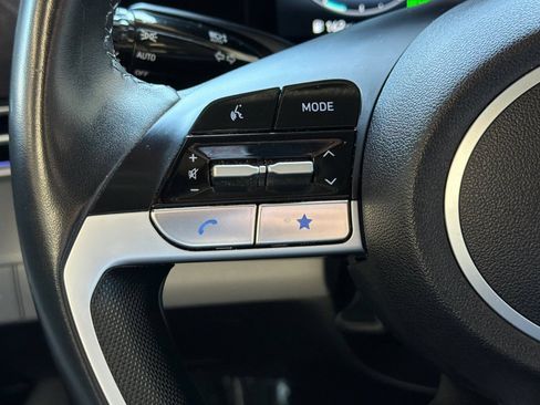 Used 2024 Hyundai Elantra Limited FWD image 31