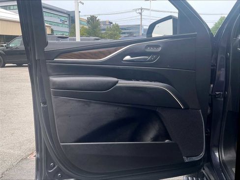 Used 2023 Cadillac Escalade Sport Platinum w/ LPO, ONYX Package image 9