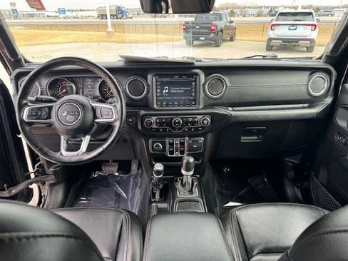 Used 2020 Jeep Wrangler Unlimited Sahara image 27