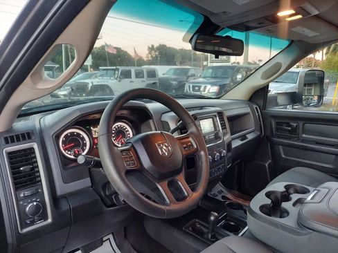 Used 2014 RAM 3500 Tradesman w/ Chrome Appearance Group image 14