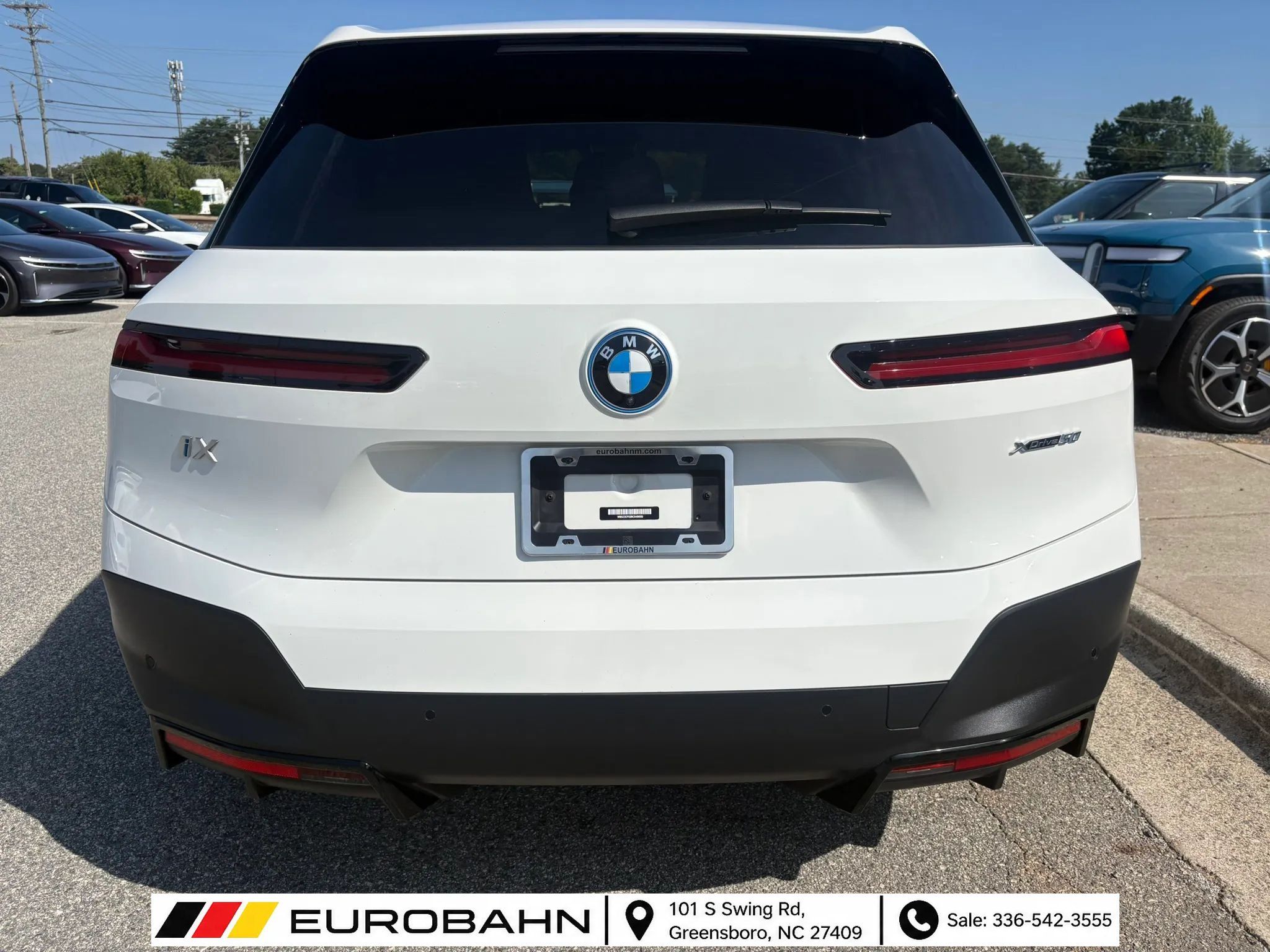 Used 2024 BMW iX xDrive50 AWD/4WD image 4