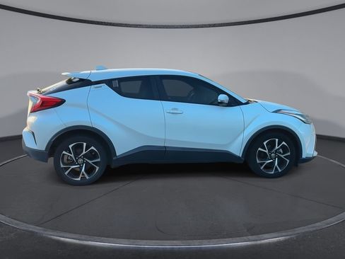 Used 2021 Toyota C-HR XLE FWD image 9