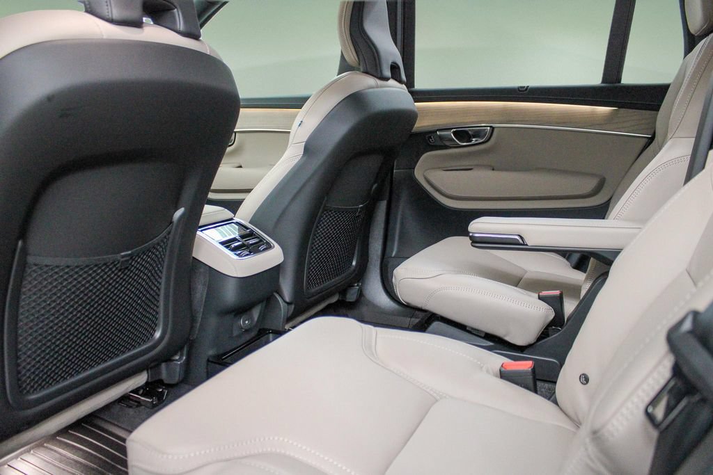 New 2026 Volvo XC90 B5 Ultra w/ Protection Package Premier AWD/4WD image 28