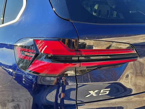 Used 2026 BMW X5 xDrive40i w/ Premium Package image 9