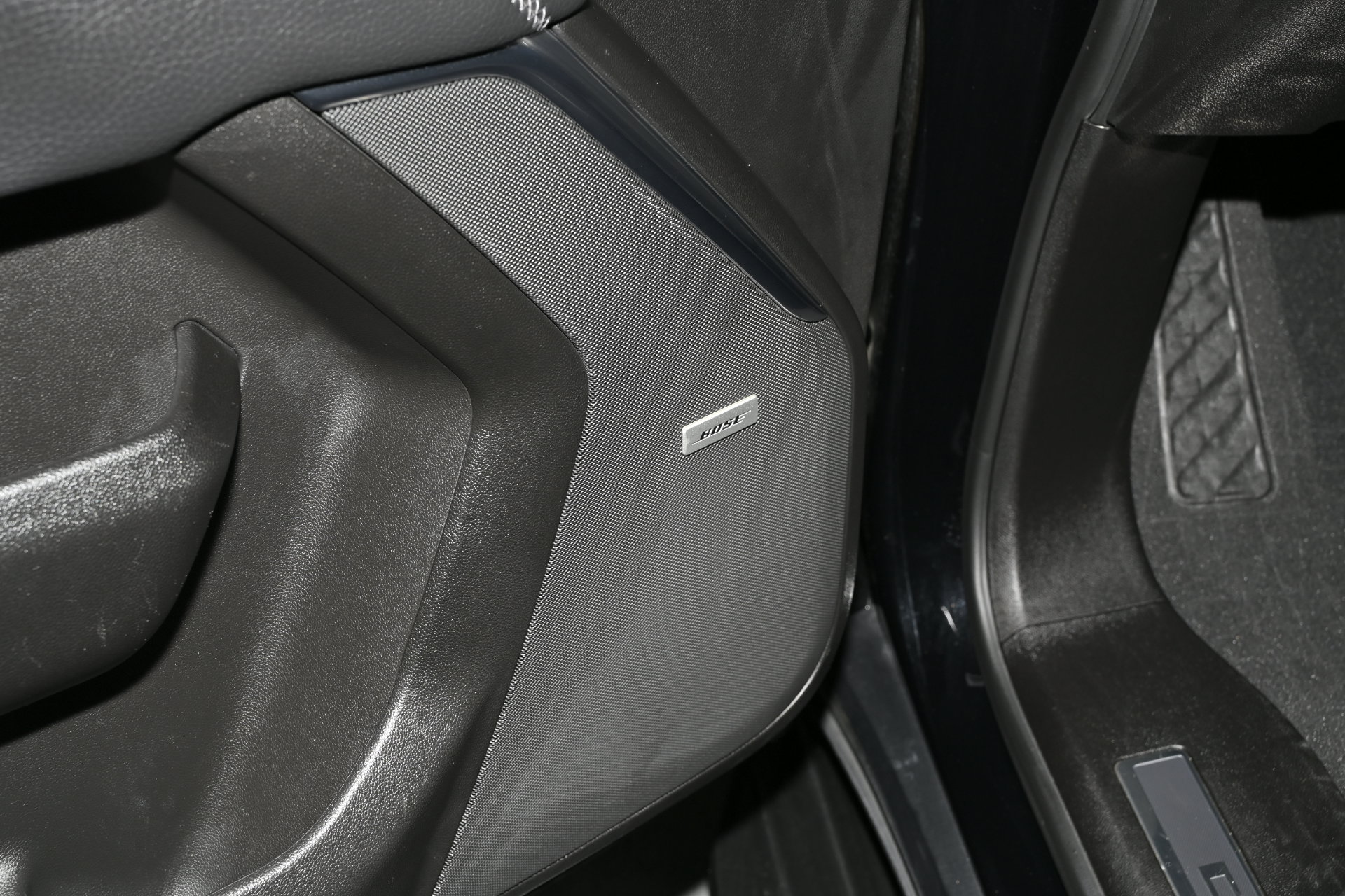 Used 2023 GMC Yukon XL Denali RWD image 24
