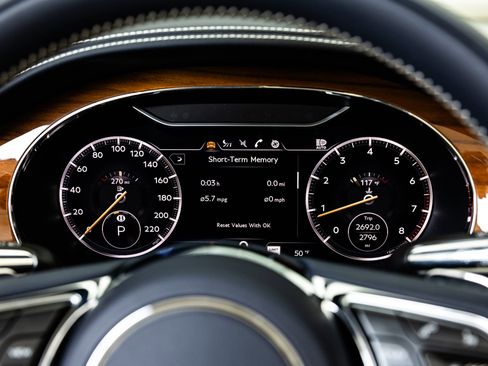 Used 2024 Bentley Continental GT image 38